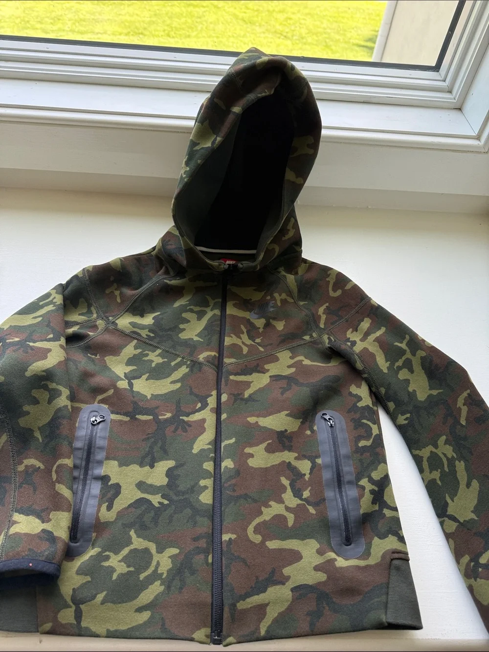 Kids nike tech Camo Full‑Zip Hooded Jacket - Green Camo size Med. Like new.